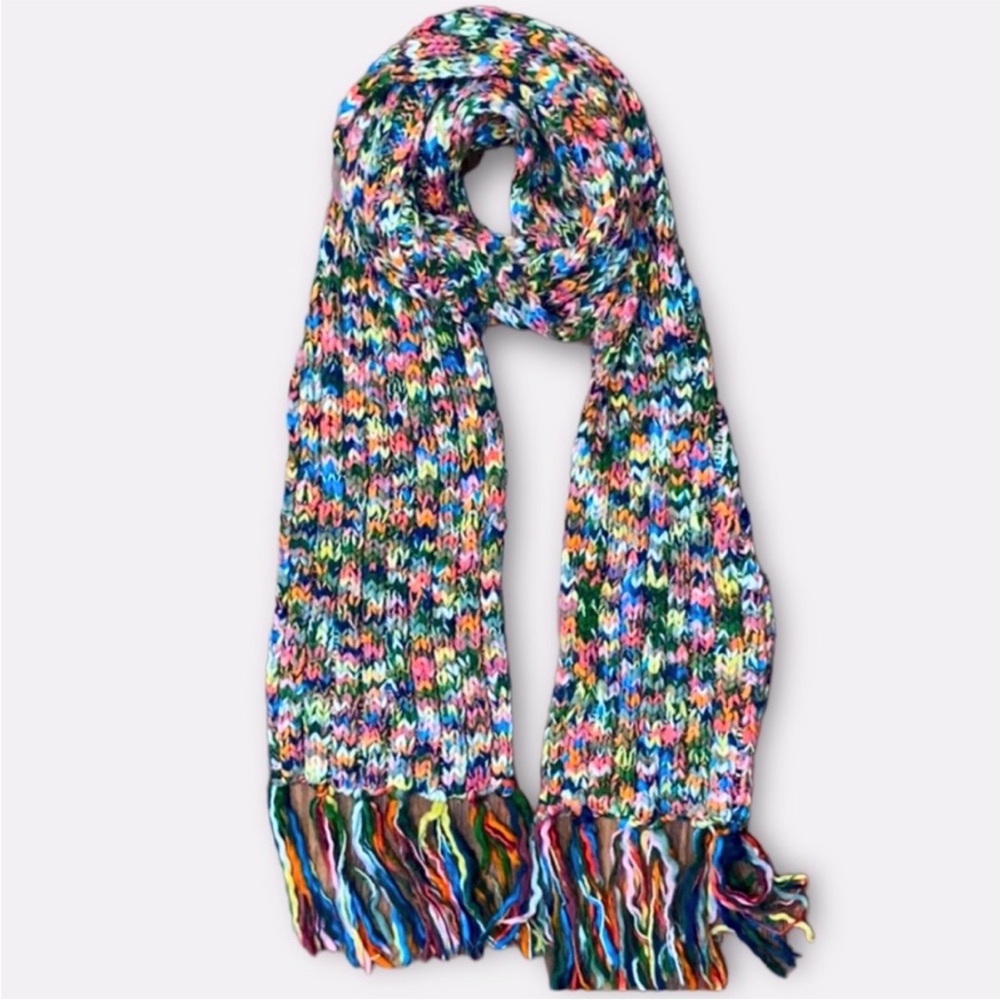 NWOT Knit Fringe Scarf